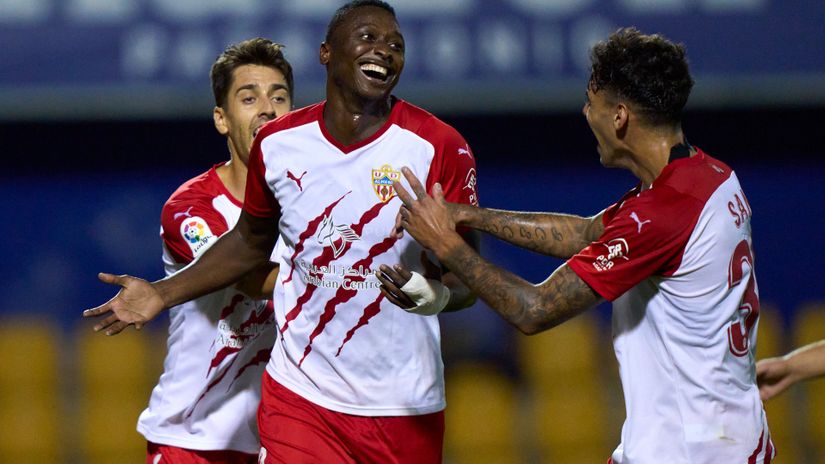 Umar Sadiq celebrates after scoring (©Diego Souto/Quality Sport Images/Getty Images)