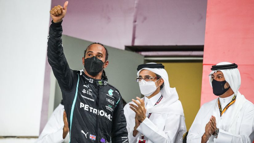 Lewis Hamilton celebrates after Qatar win © AFP
