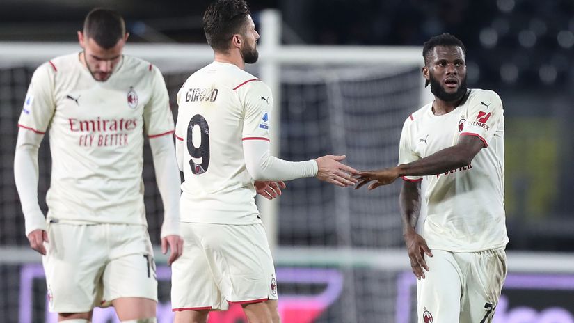 Kessie celebrates after scoring with Giroud (©Gabriele Maltinti/Getty Images)
