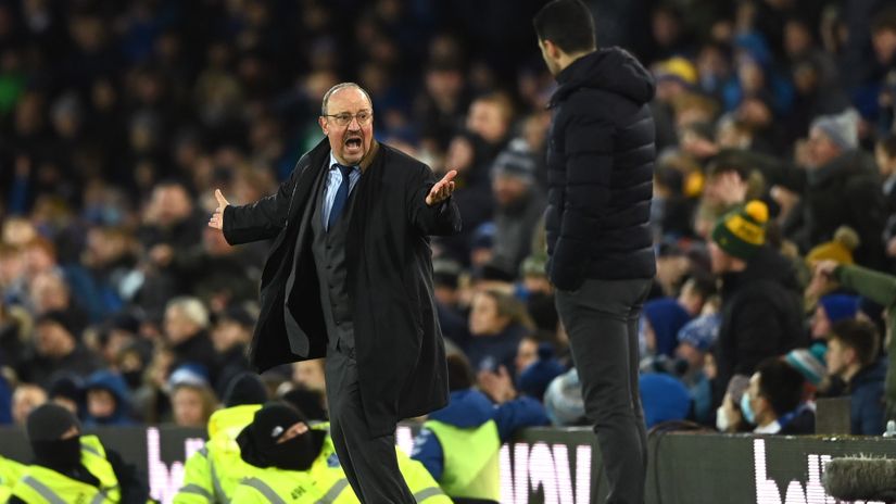 Rafa Benitez and Mikel Arteta beside him (©Gareth Copley/Getty Images)