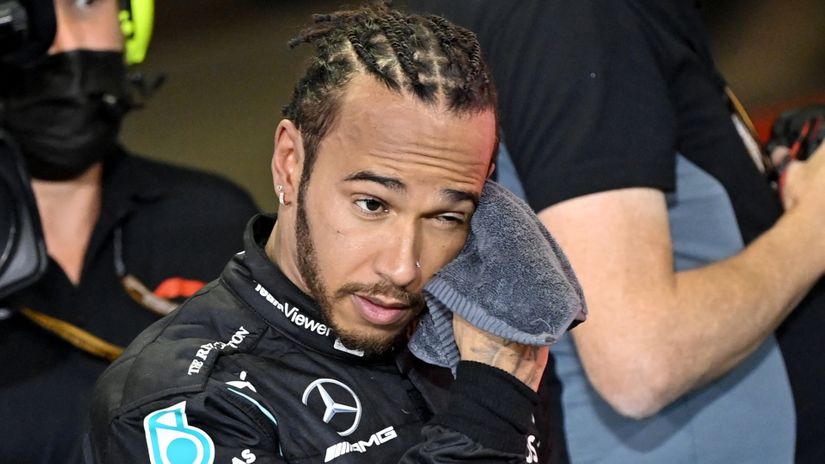 Lewis Hamilton still wants to race (©AFP)