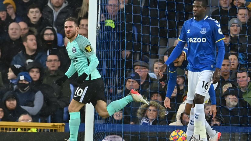 MacAllister celebrates after scoring (©AFP)