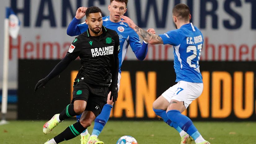 Linton Maina © Hannover 96