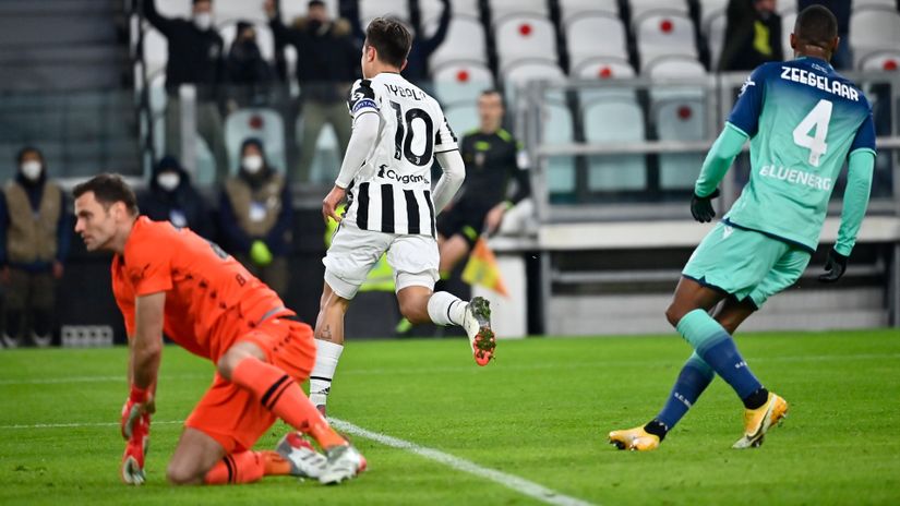 Dybala celebrates after scoring (©Stefano Guidi/Getty Images)