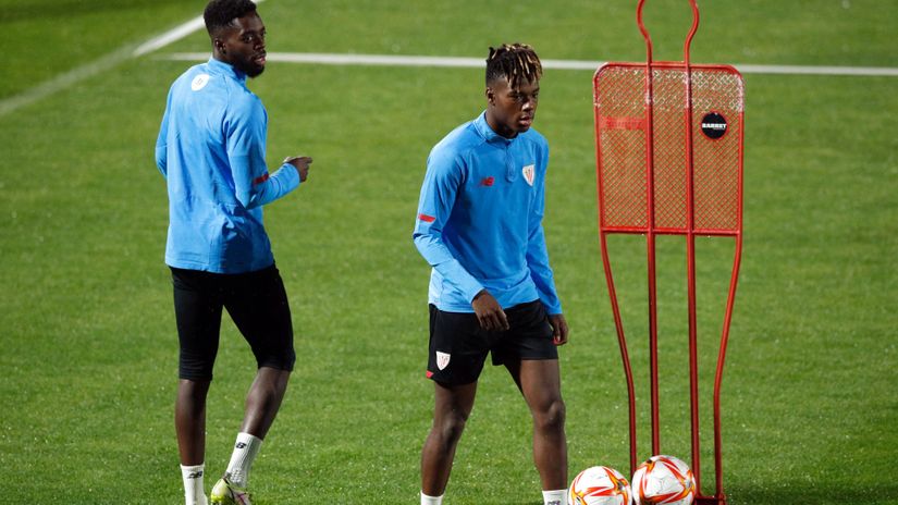 Inaki (L) and Nico Williams (©REUTERS/Albert Gea) 