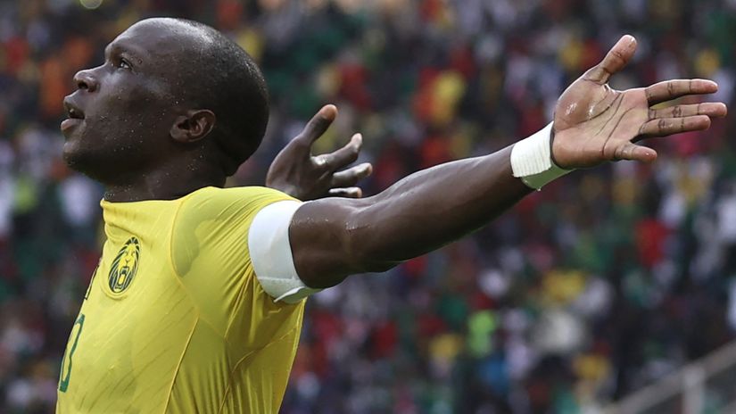 Vincent Aboubakar celebrates the opening goal (©AFP)