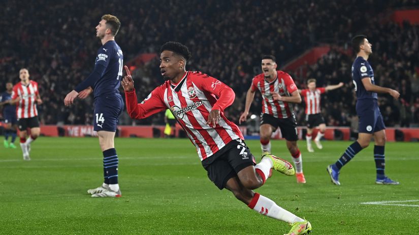Kyle Walker-Peters celebrates his first Premier League goal (©AFP)