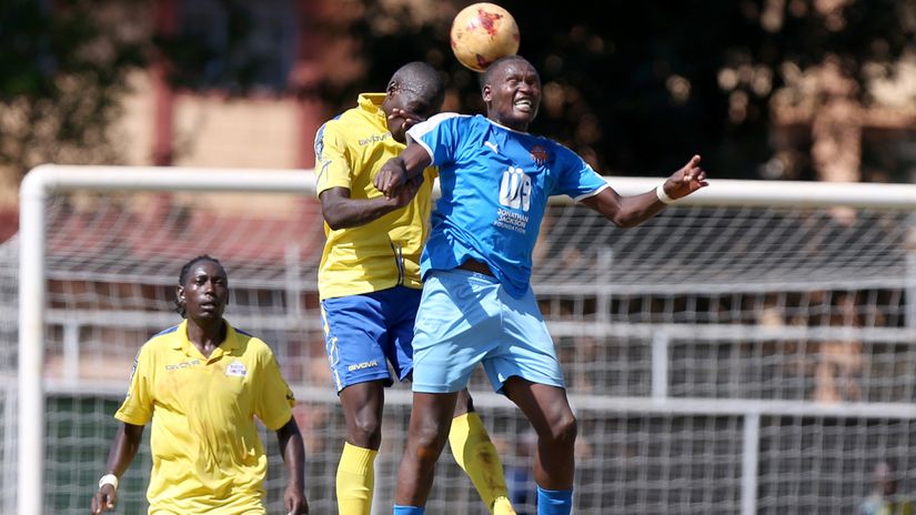 Nicholas Kipkirui (blue) challenges for the ball in a previos match © Mozzart Sport