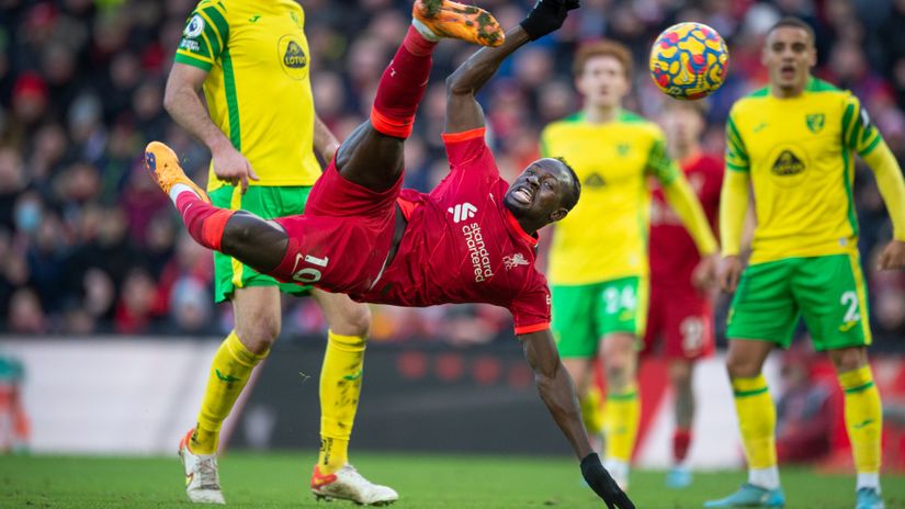 Mane with a overhead volley against Norwich (©)