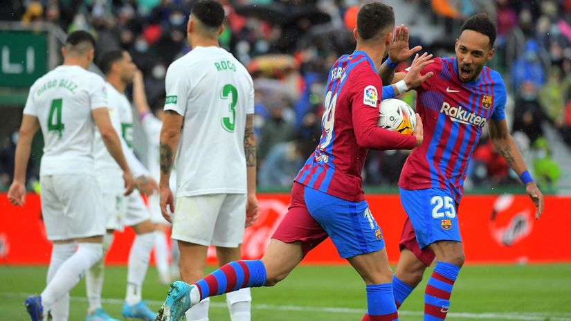 Ferran Torres and Auba celebrate after the equalizer (©Gallo images)