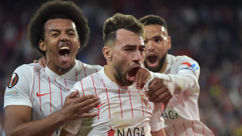 El Haddadi and Kounde celebrate (©AFP)