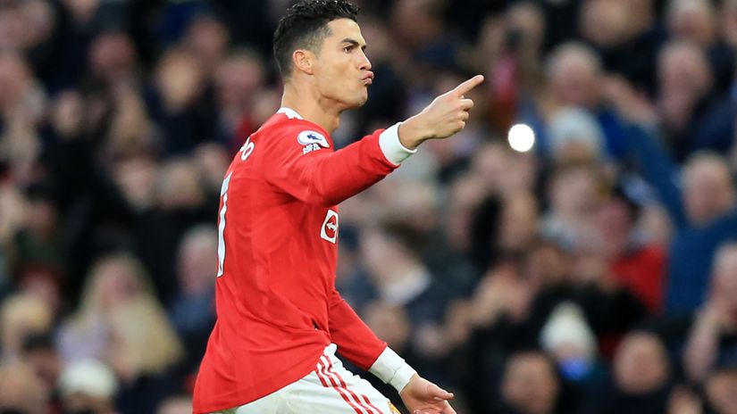 Cristiano celebrates his record-braking 806th goal (©AFP)