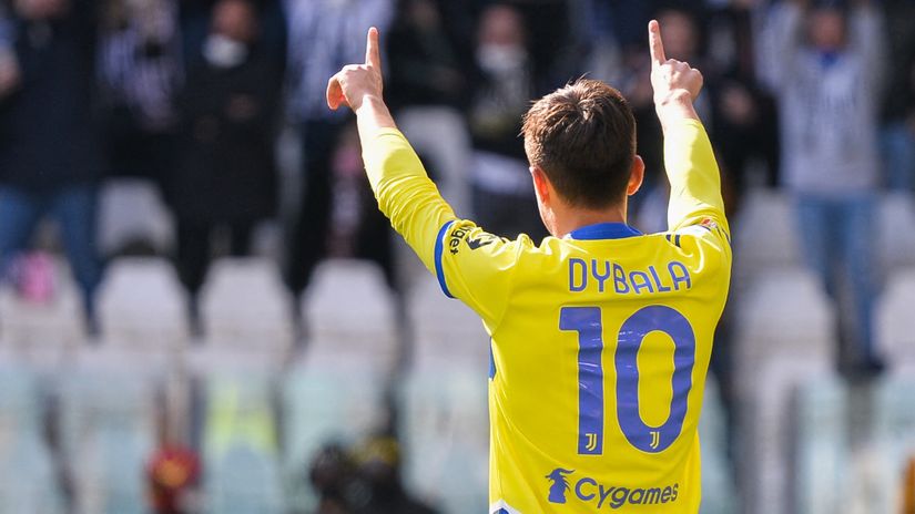 Paulo Dybala after scoring against Salernitana on Sunday (©AFP)
