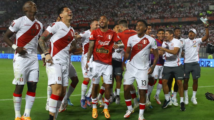 Peru national team celebrating (©Getty Images)