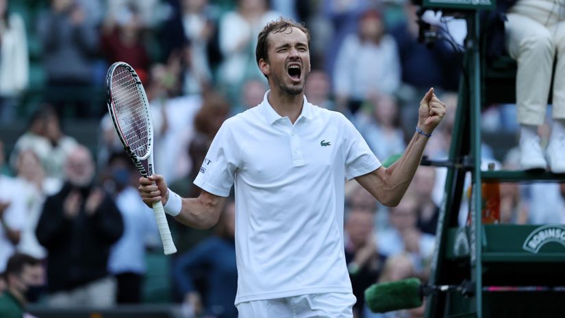 Danil Medvedev at Wimbledon in 2021 (© Clive Brunskill/Getty Images)