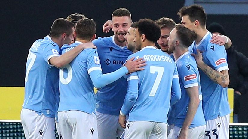 Lazio players celebrate at Stadio Olimpico (©AFP)