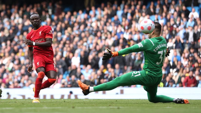 Mane equalizes straight from the kick-off in the second half (©Action Images via Reuters/Carl Recine )