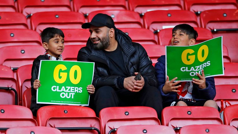 They want the Glazers out (©AFP)