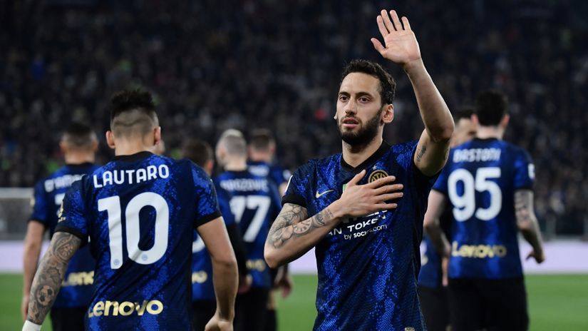 Hakan Çalhanoğlu © AFP