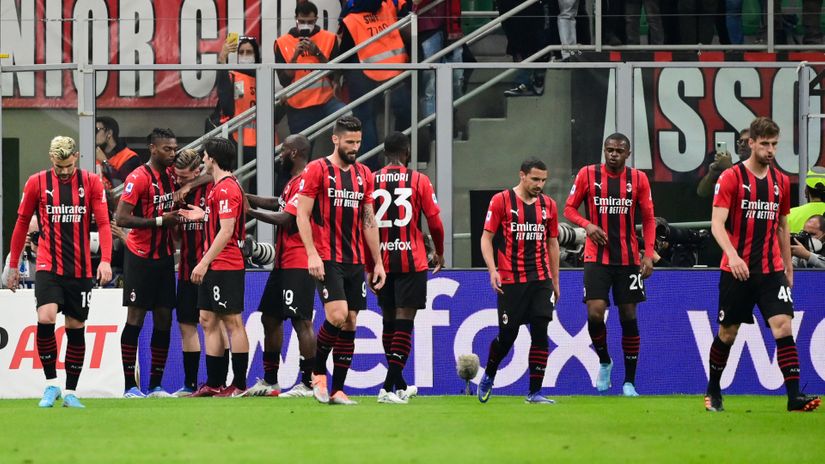 Rossoneri celebrate their opening goal (©AFP)