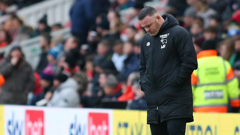 Sad end to the season for Wayne Rooney and his players (©AFP)
