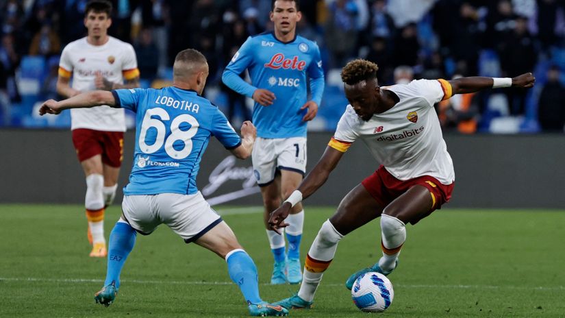 All square in Naples (©Gallo Images)