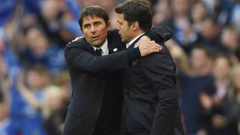Conte hugs Pochettino (©Laurence Griffiths/Getty Images)