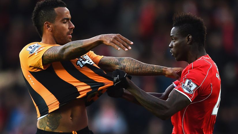 Balotelli's good conduct in a single photo (©Getty images)