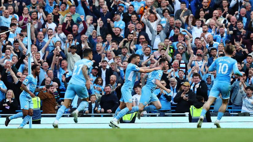 City players celebrate their second goal of the game (©Alex Livesey/Getty Images)
