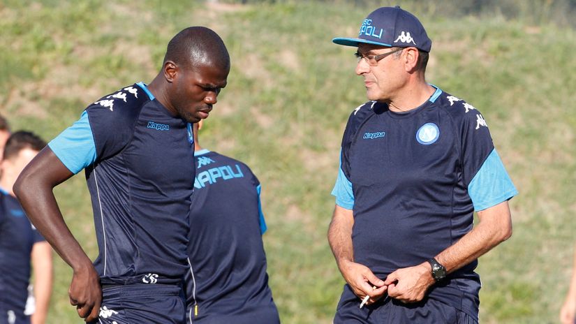 Crazy times: Kalidou Koulibaly and Maurizio Sarri (©AFP)