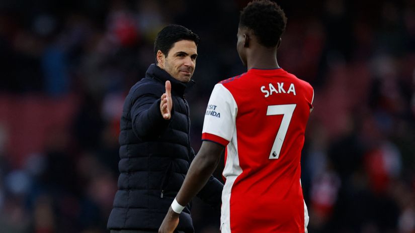 Saka likes Arsenal but still wants a release clause in his new contract