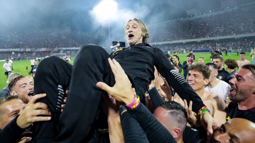 Davide Nicola is the hero of Salerno (©AFP)