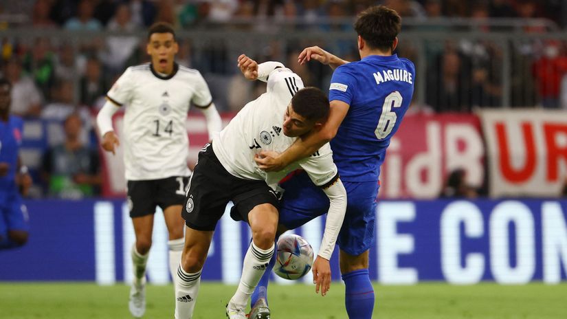 Havertz & Maguire wrestling (©Gallo Images)