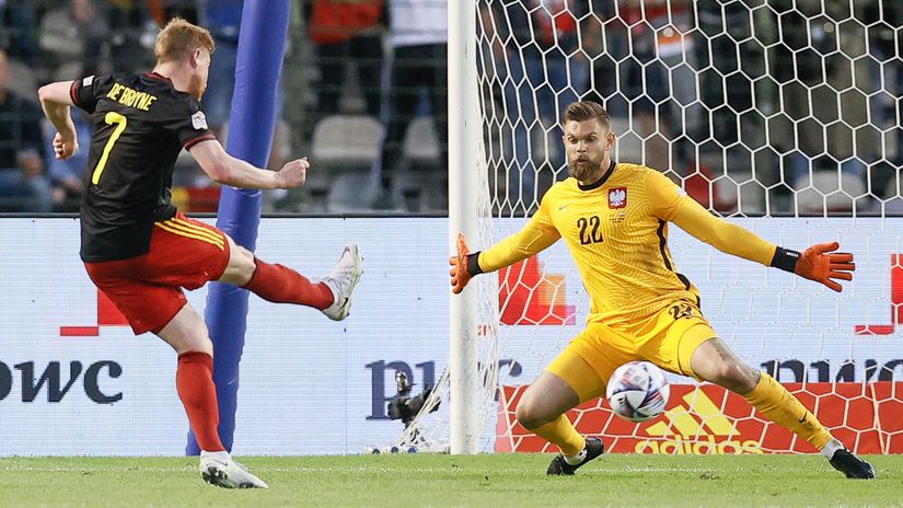 No mercy: Kevin De Bruyne scores (©AFP)