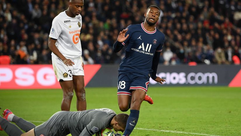 Gini Wijnaldum in action for PSG (©Getty Images)