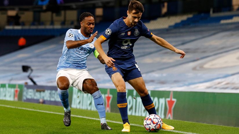 Vieira in action against Man City in the UCL (©Phil Noble - Pool/Getty Images)