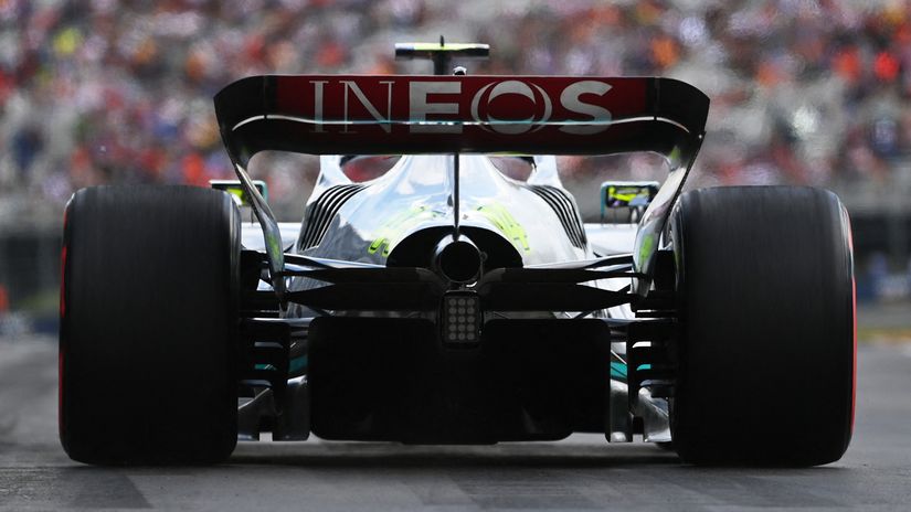 Lewis Hamilton endured a torrid time during qualifications (©AFP)