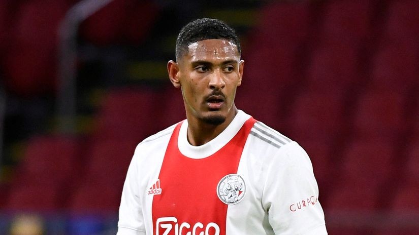 A hardly refusable offer - Haller could become the most expensive signing in Dortmund's history