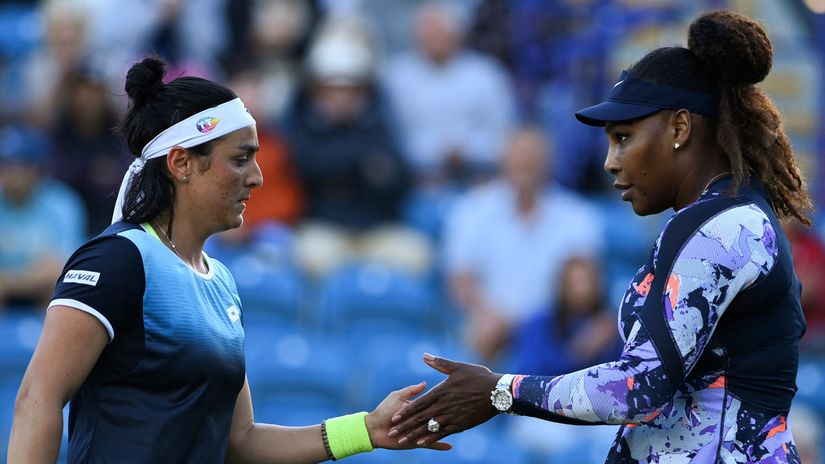 Ons Jabeur and Serena Williams (©AFP)