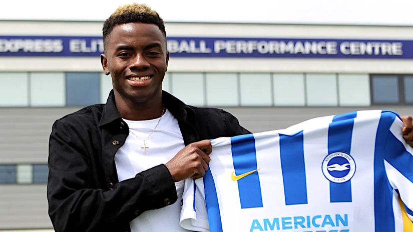 Simon Adingra moves to England (©BHAFC, Tim Dudding)