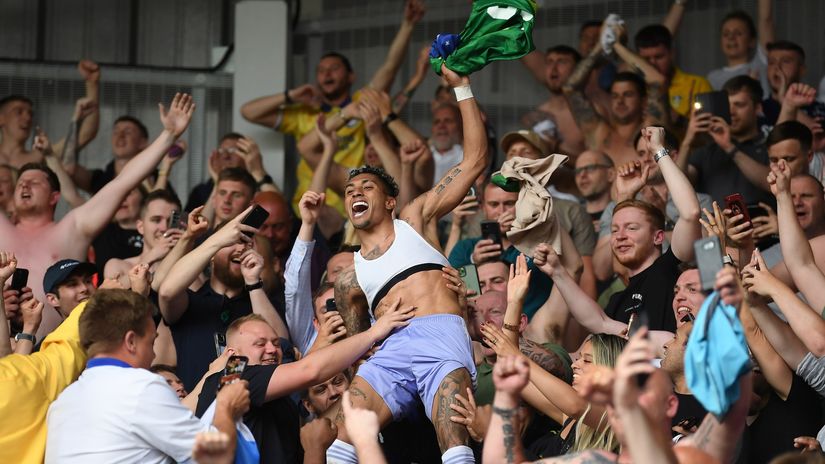 Moneytalks, but it's the heart that makes the final decision: Raphinha chooses Barca in a thrilling turnaround