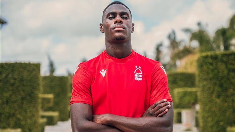 Moussa Niakhate (©nottinghamforest.co.uk)