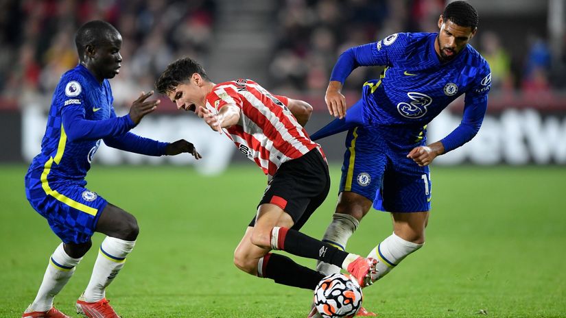 Kante and Loftus-Cheek in action for the Blues (©Gallo images)