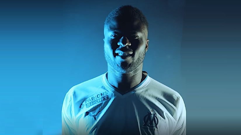 Congolese defender Mbemba switches peace in Porto for chaos in Marseille