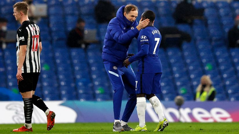 Tuchel with Kante after one game (©Adrian Dennis - Pool/Getty Images)