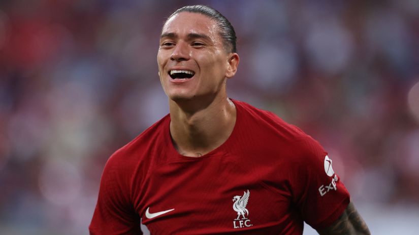 Darwin shuns early criticism to score FOUR in a 5-0 thrashing of Leipzig (VIDEO)