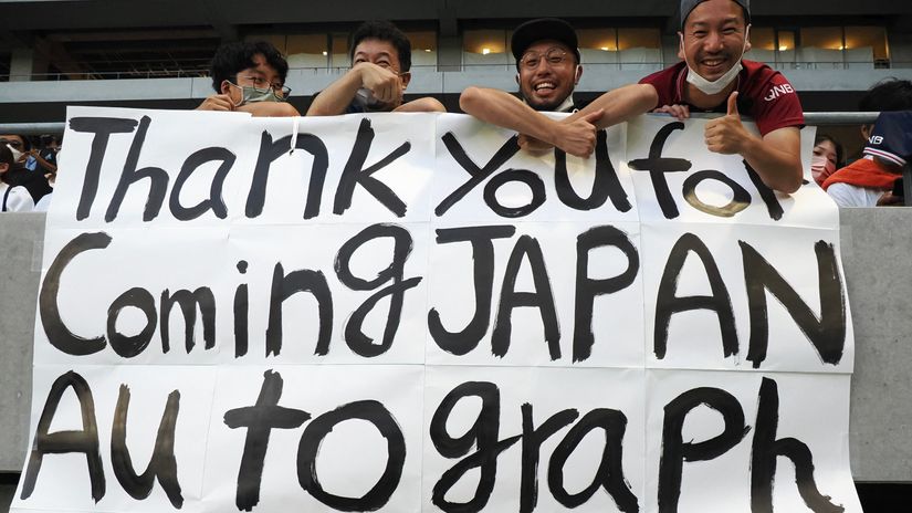 Japan goes nuts for the Parisians