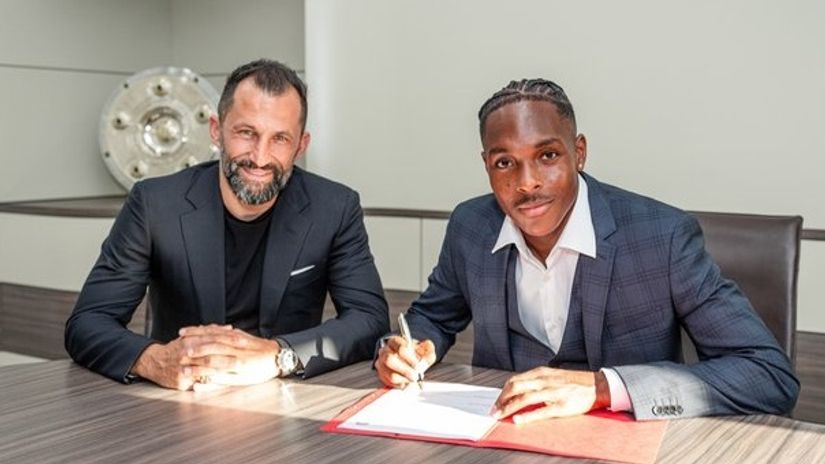 Hasan Salihamidzic and Mathys Tel (©FC Bayern)