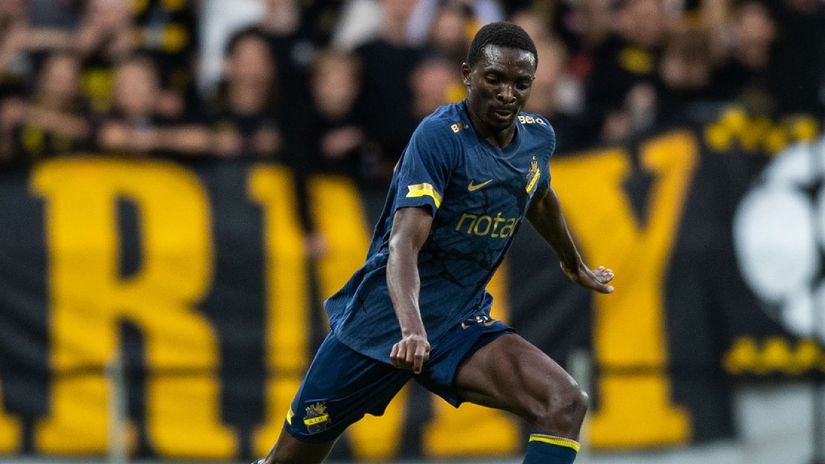 AIK head coach heaps praise on new recruit Collins Sichenje after impressive debut
