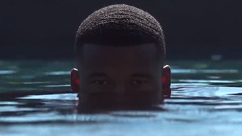 Out of the water! (©AS Roma)